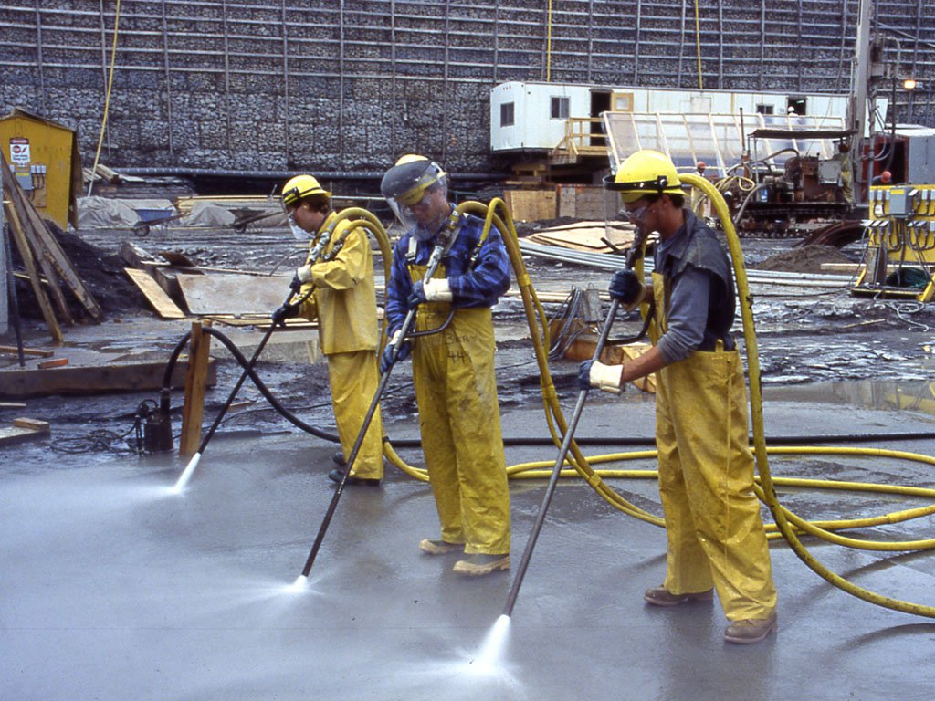 Hidrojateamento de tubulações industriais